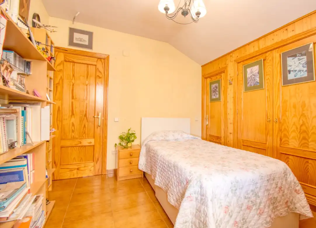 Habitación de Casa o chalet en venta en Nuevo Baztán con Aire acondicionado, Calefacción y Jardín privado