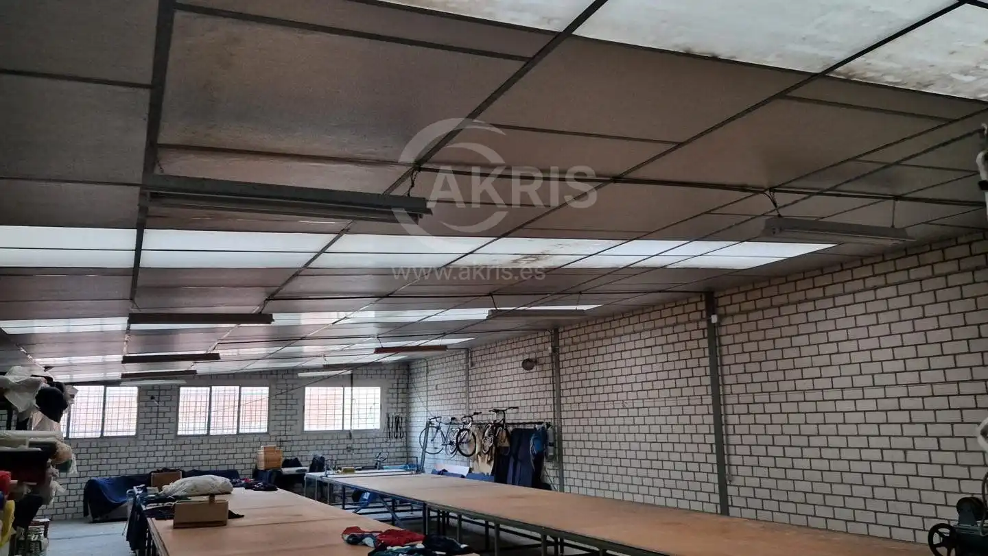 Nave industrial en venta en La Mata