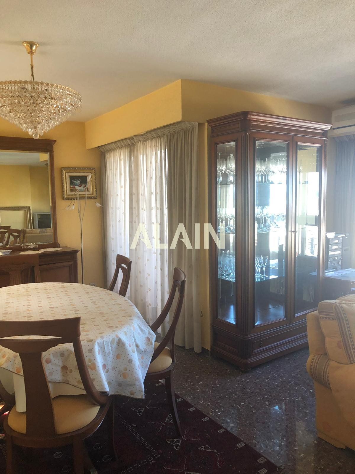 Comedor de Piso en venta en  Valencia Capital con Trastero y Balcón