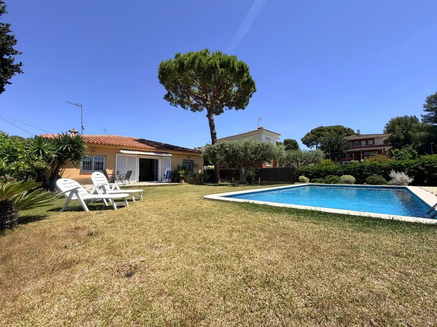Jardí de Casa o xalet en venda en Cunit amb Calefacció, Jardí privat i Piscina