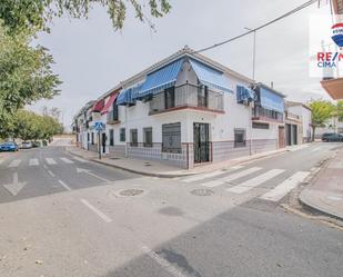 Vista exterior de Casa o xalet en venda en  Granada Capital amb Jardí privat, Terrassa i Balcó