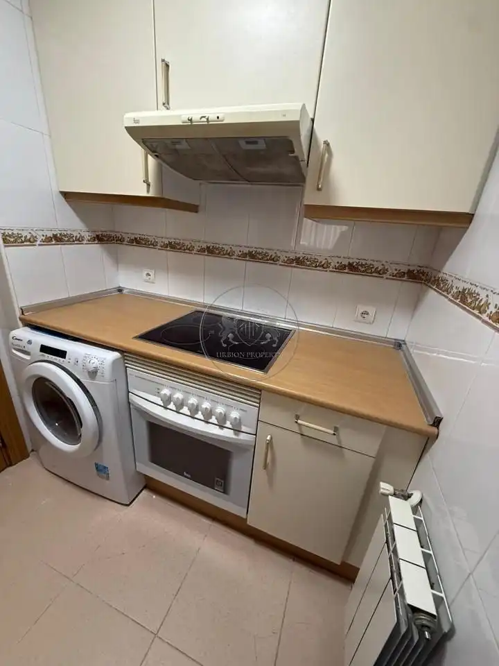 Cocina de Apartamento en venta en Madrid con Calefacción y Amueblado