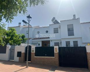 Vista exterior de Casa o xalet en venda en El Puerto de Santa María amb Aire condicionat, Calefacció i Jardí privat