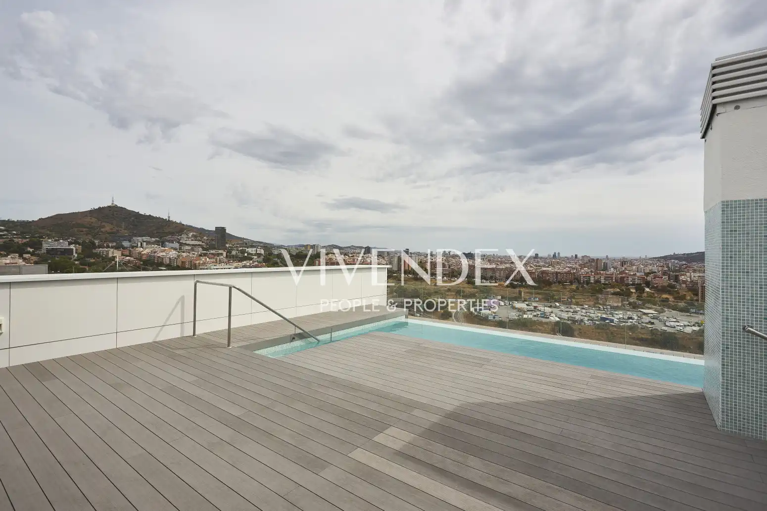 Terrassa de Àtic en venda en L'Hospitalet de Llobregat amb Aire condicionat, Calefacció i Parquet
