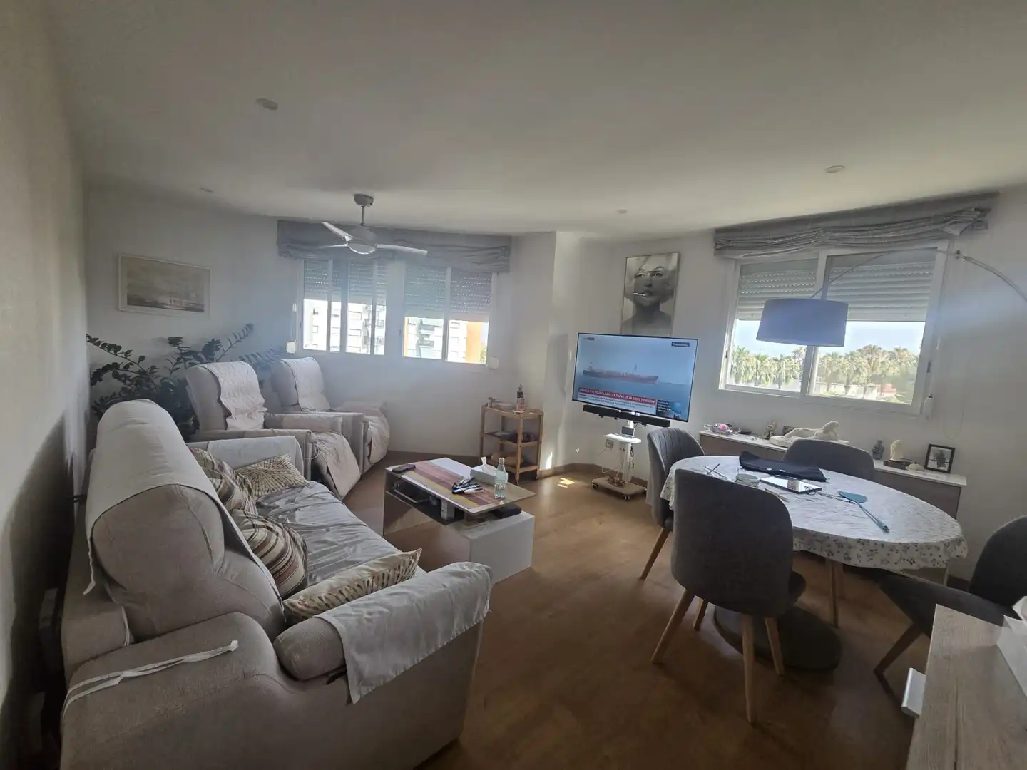 Sala de estar de Piso en venta en Castellón de la Plana / Castelló de la Plana con Aire acondicionado, Parquet y Trastero