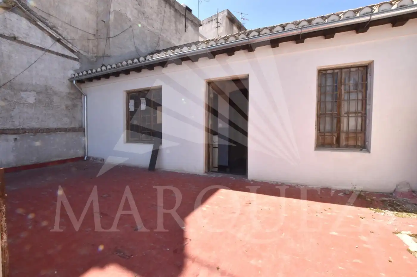 Außenansicht von Gebäude zum Verkauf in Granada