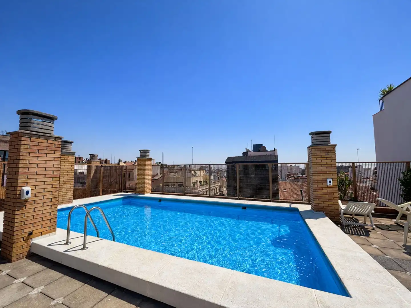 Piscina de Pis en venda en Zaragoza amb Aire condicionat, Calefacció i Terrassa