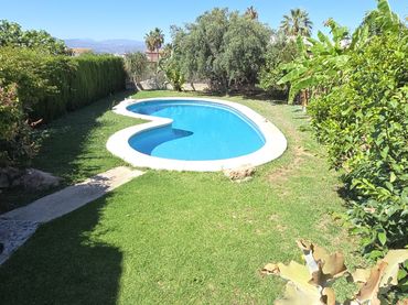 Casa pareada con piscina en venta en Manantiales - Lagar - Cortijo