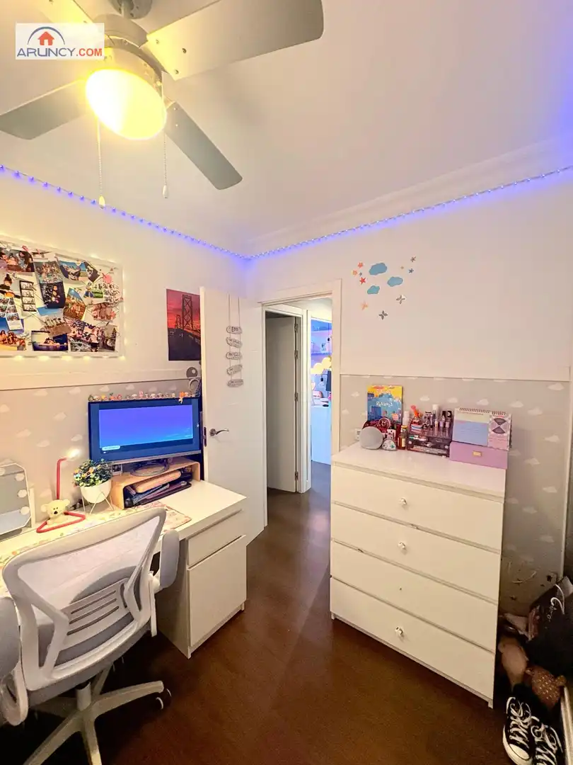 Bedroom of Flat for sale in Sevilla  with Air Conditioner and Furnished