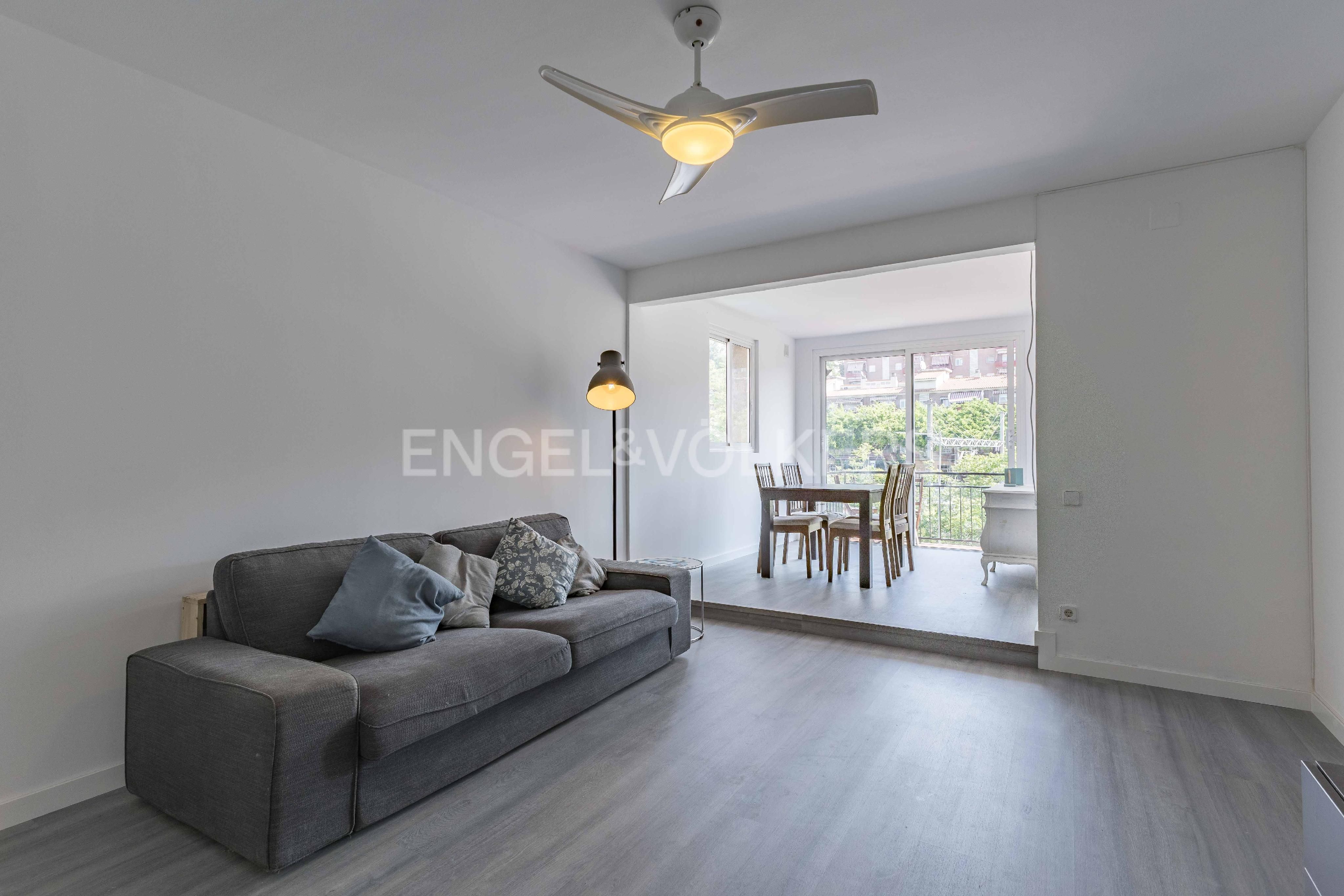 Living room of Apartment for sale in Molins de Rei  with Heating, Parquet flooring and Balcony
