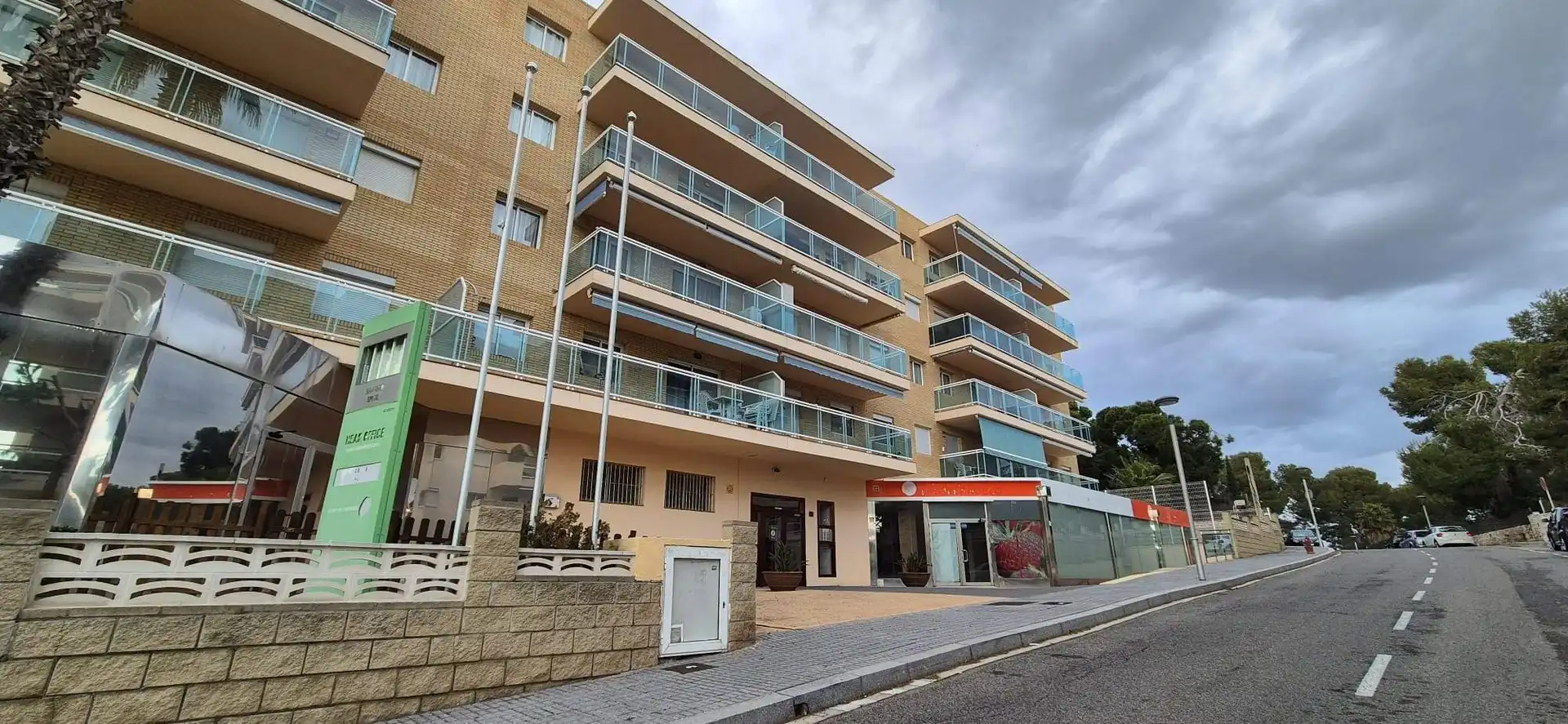 Local comercial en venta en Pla de Maset - Cap de Salou
