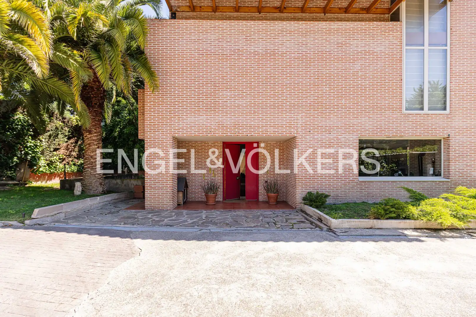 Vista exterior de Casa o chalet en venta en Majadahonda con Aire acondicionado, Calefacción y Jardín privado