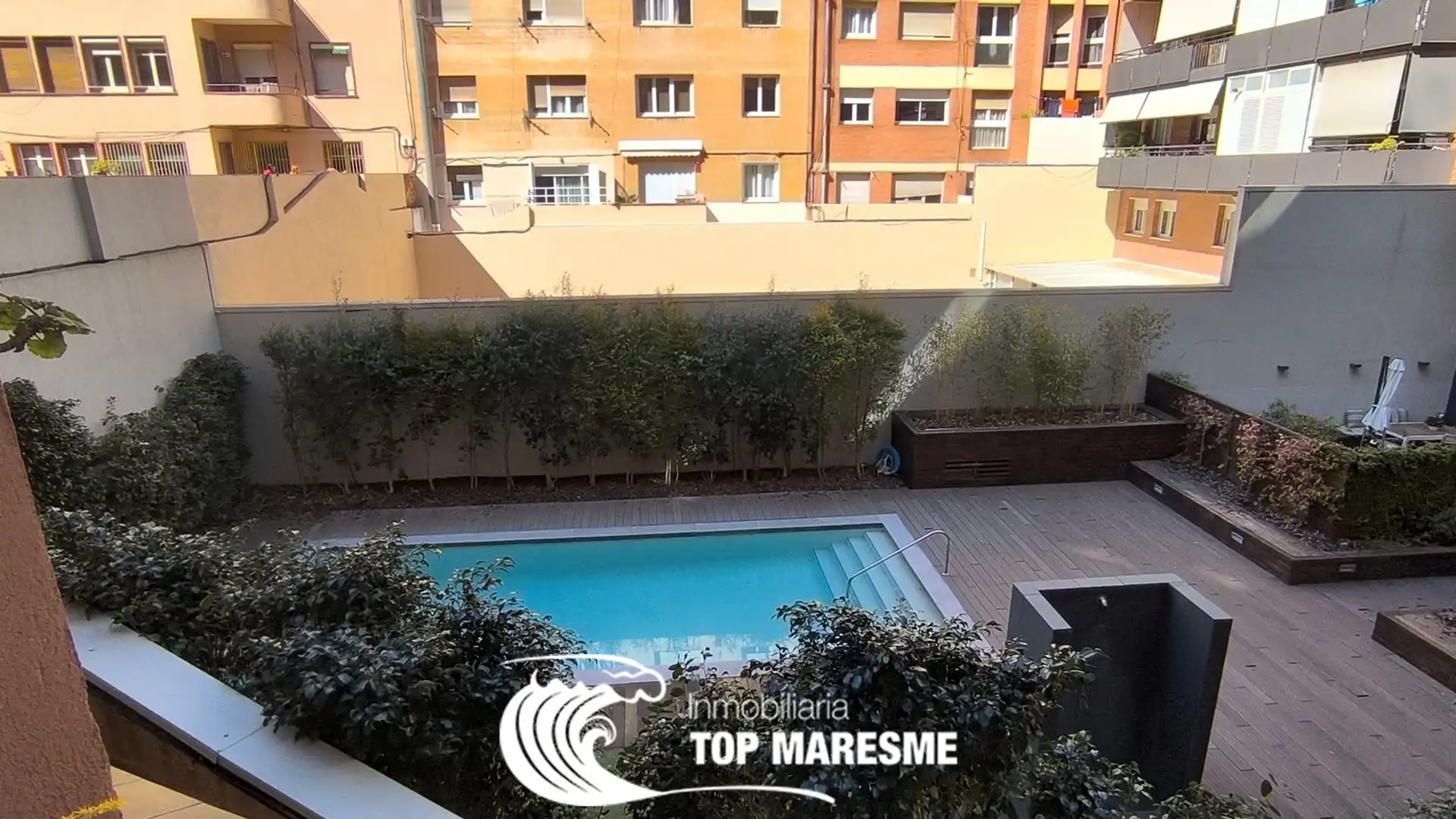 Piscina de Piso en venta en  Barcelona Capital con Calefacción y Amueblado