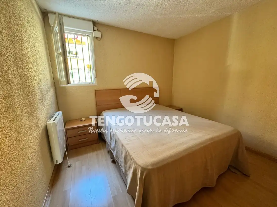 Habitación de Piso en venta en Madrid con Calefacción, Trastero y Horno