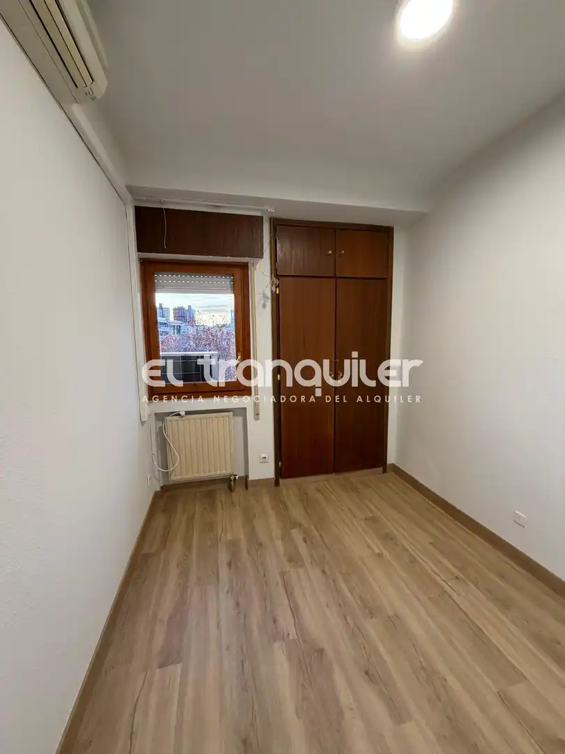 Wohnung zur Miete in Calle Oña, Virgen del Cortijo - Manoteras