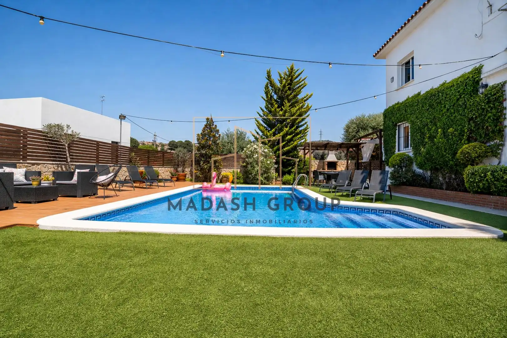 Piscina de Casa o xalet en venda en Cunit amb Aire condicionat, Calefacció i Jardí privat