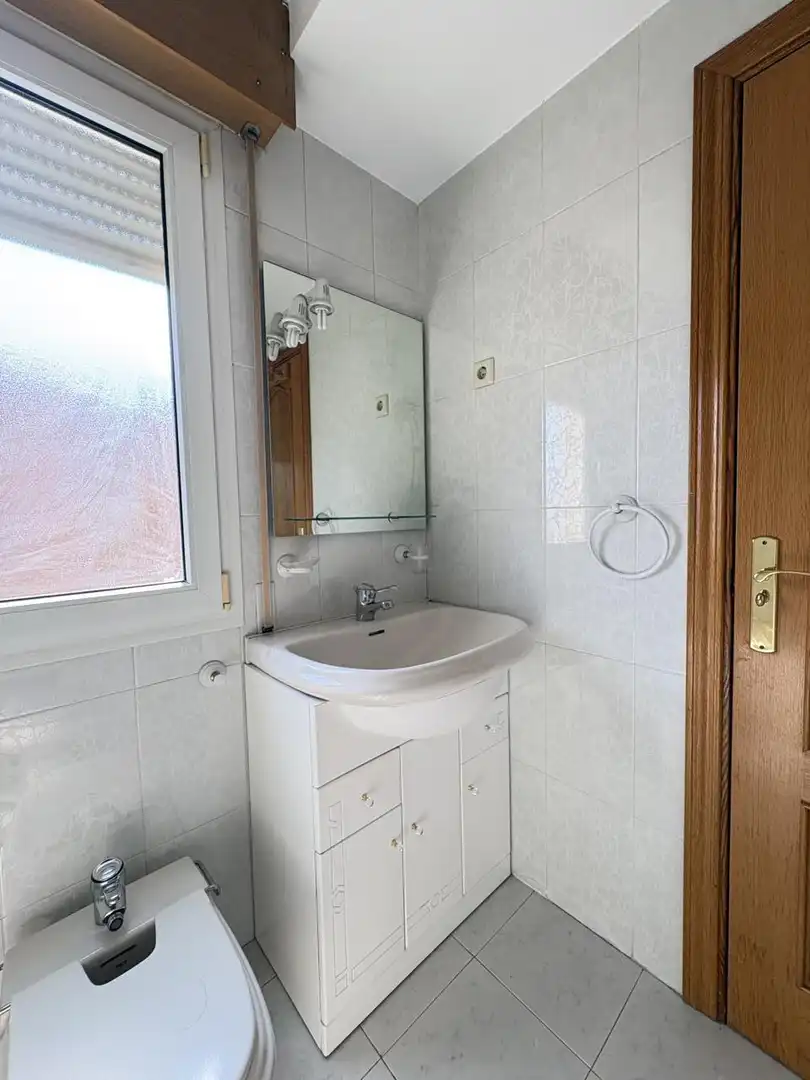 Badezimmer von Wohnung zur Miete in Madrid mit Heizung und Gemeinschaftspool
