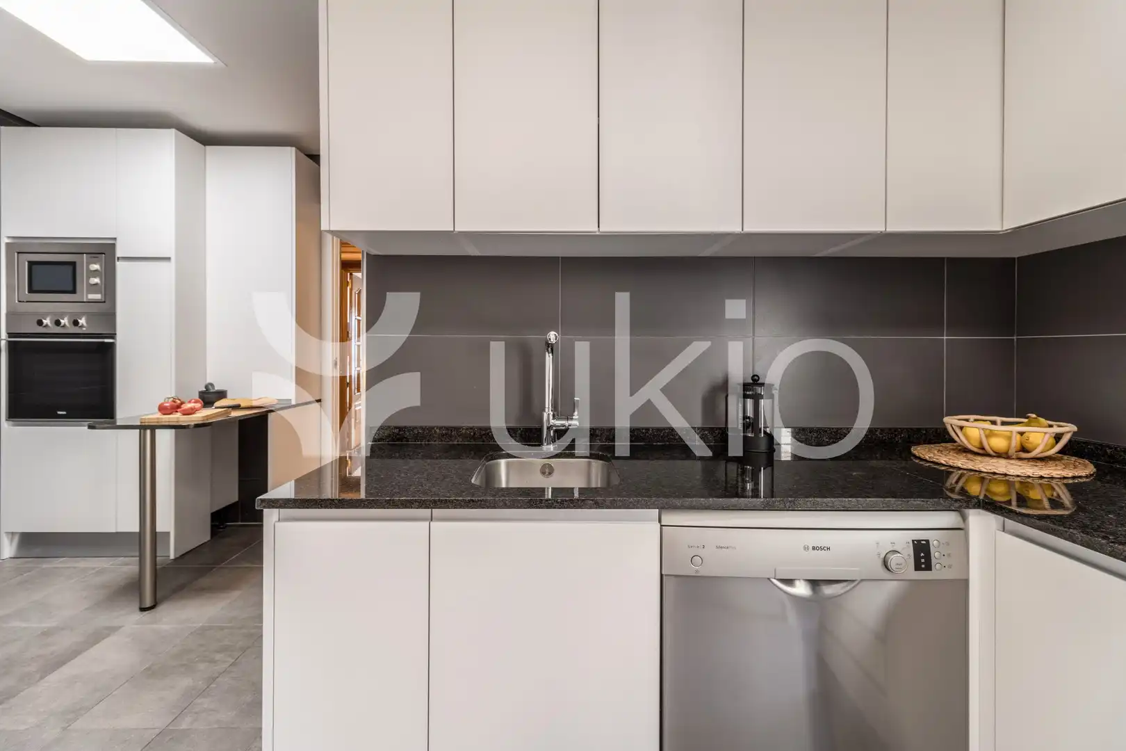 Cocina de Apartamento de alquiler en Madrid con Aire acondicionado, Calefacción y Amueblado