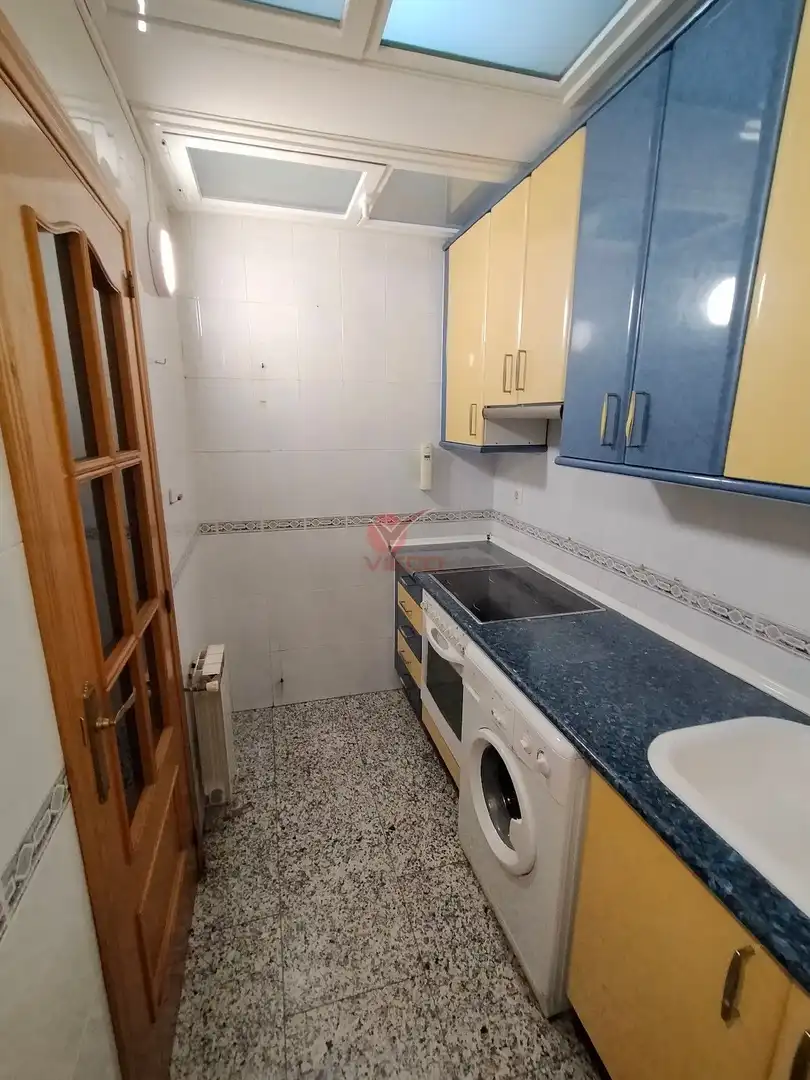 Küche von Wohnung zur Miete in Cuenca mit Heizung, Abstellraum und Möbliert