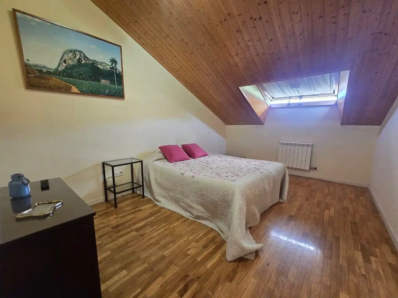 Habitación de Dúplex en venta en Villamediana de Iregua con Calefacción, Terraza y Piscina comunitaria