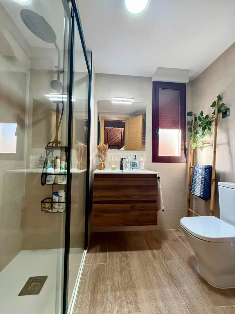 Bany de Casa o xalet en venda en Valdemoro amb Terrassa, Traster i Piscina