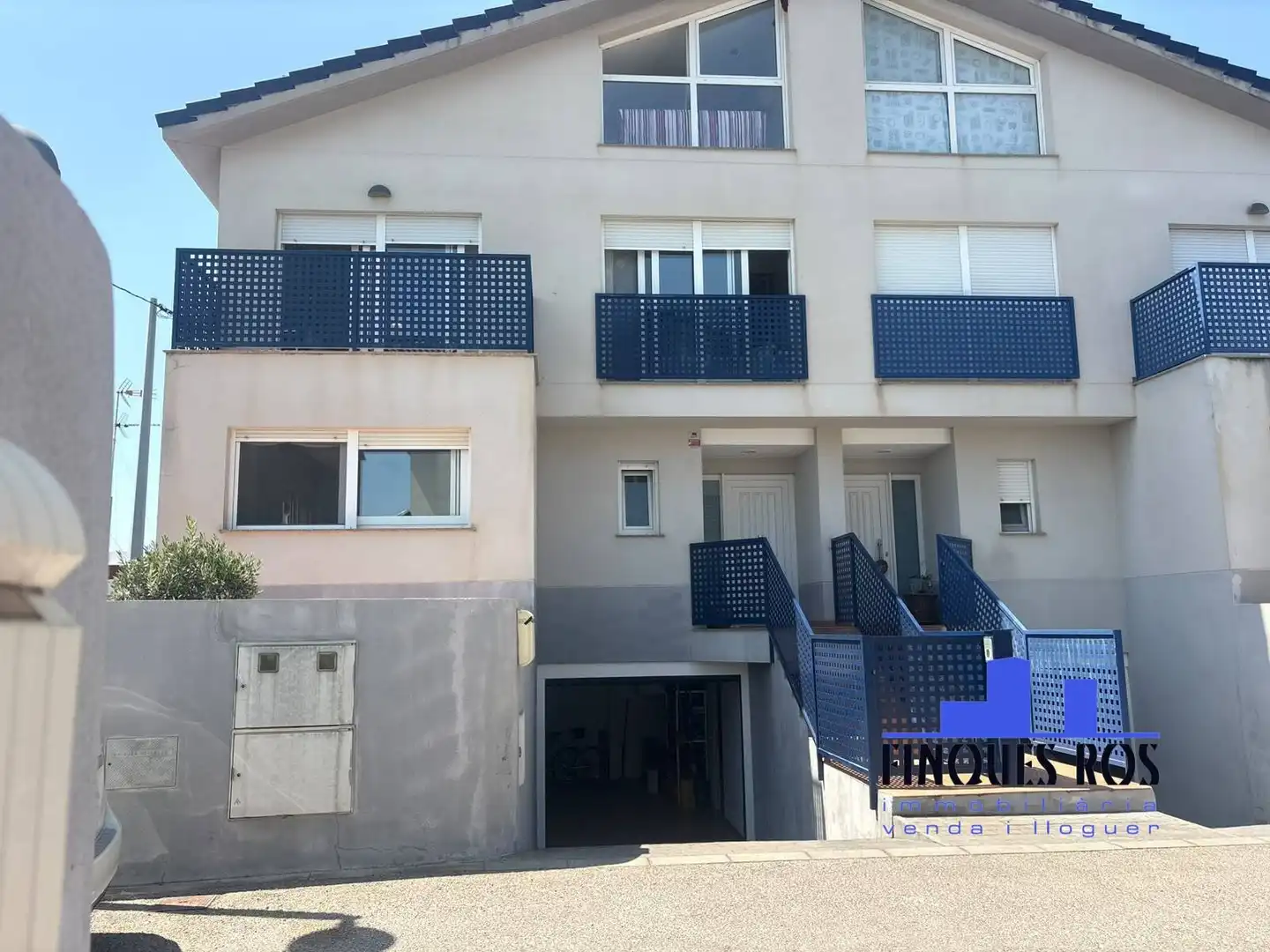Exterior view of Detached homes for sale in Vinaròs  with Air Conditioner, Terrace and Swimming Pool