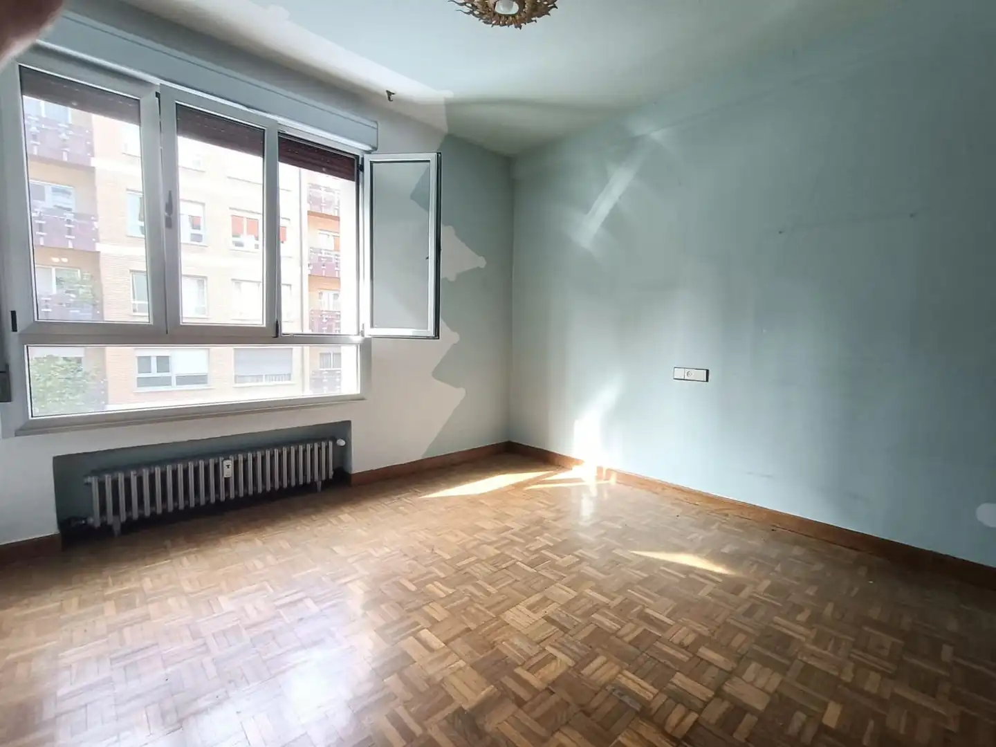 Bedroom of Flat for sale in Oviedo   with Heating, Terrace and Storage room