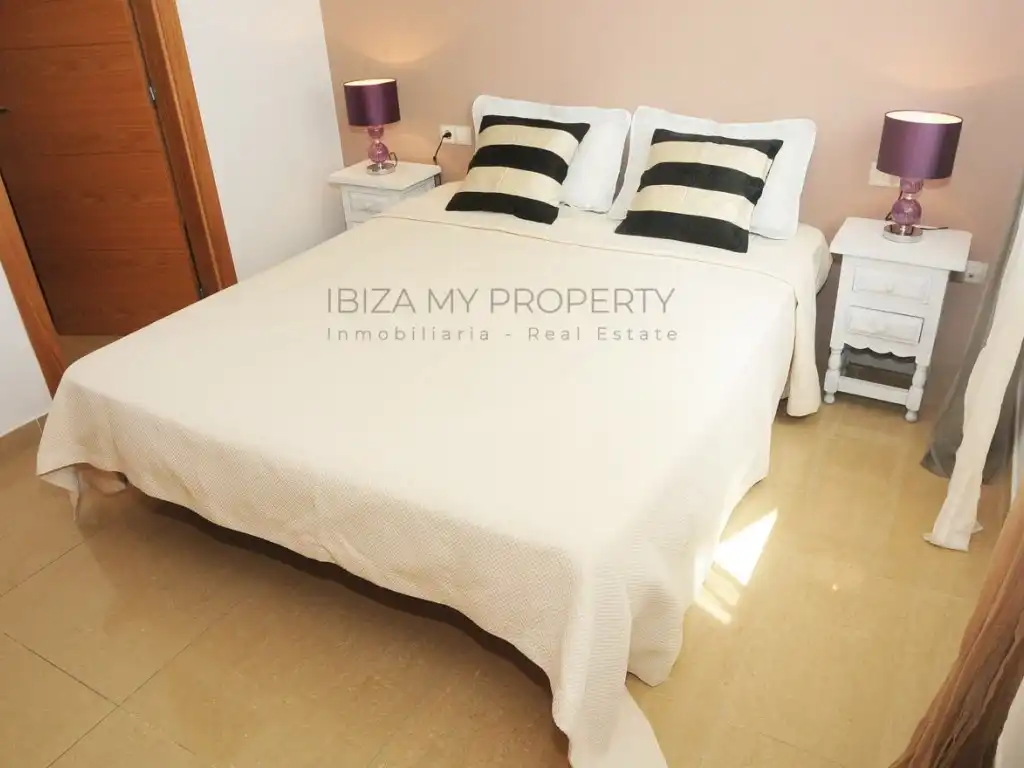 Habitación de Apartamento de alquiler en Eivissa con Amueblado, Horno y Lavadora