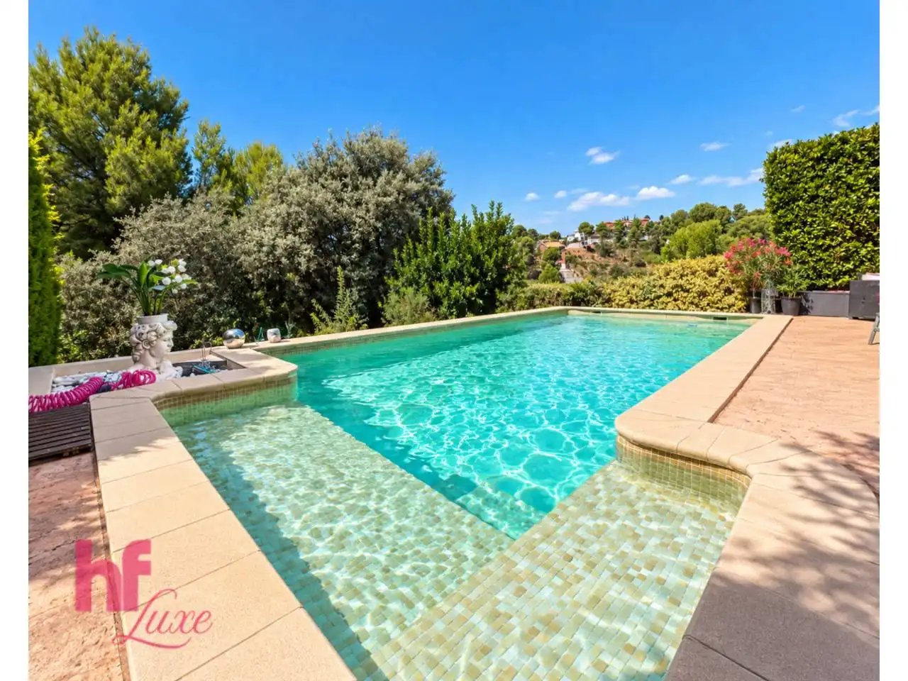 Swimming pool of Houses for sale in Rubí  with Air Conditioner, Heating and Private garden