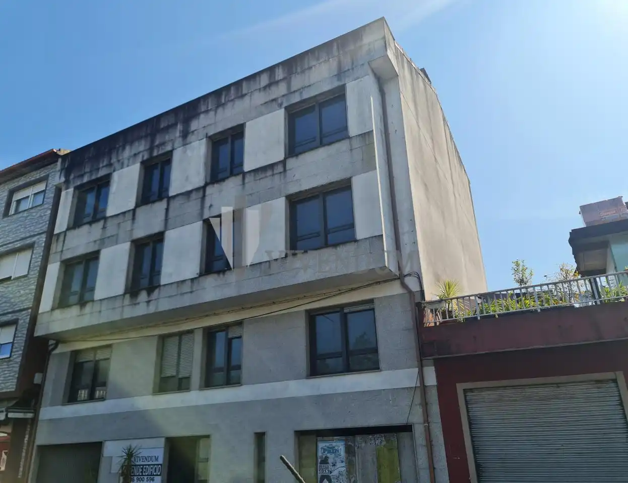 Vista exterior de Edificio en venta en Outes