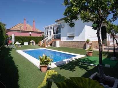 Swimming pool of House or chalet for sale in Mairena del Aljarafe  with Air Conditioner, Terrace and Swimming Pool