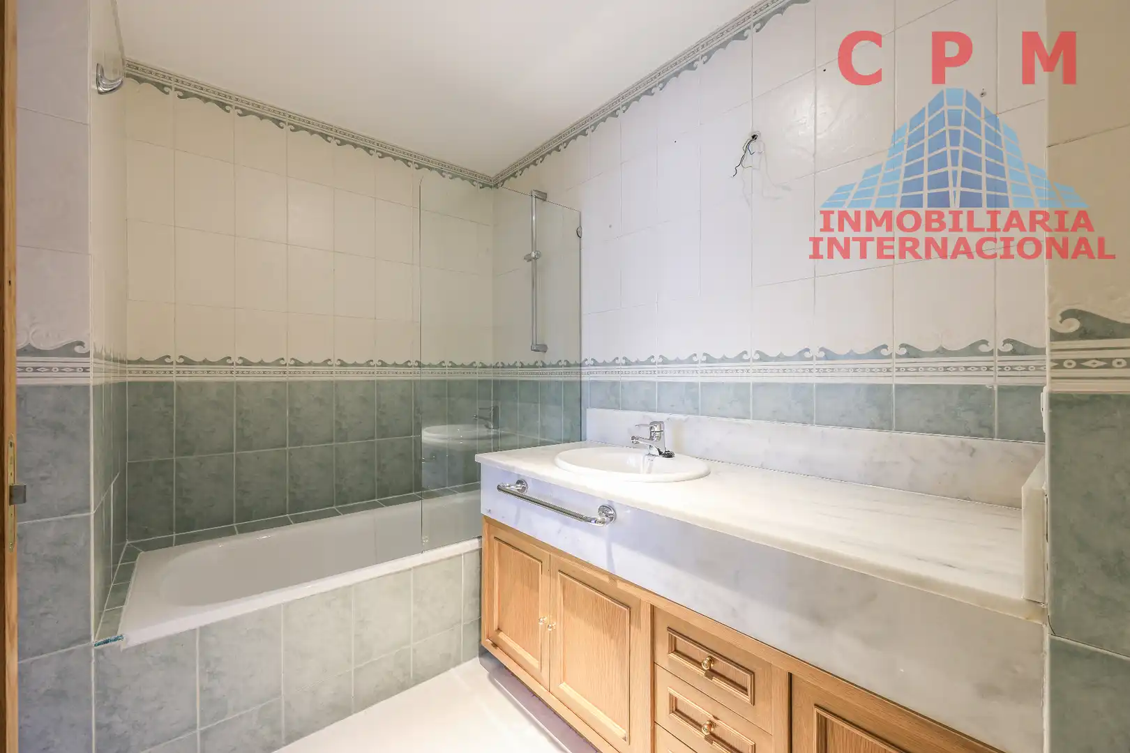 Bathroom of Houses for rent in Madrid  with Air Conditioner, Heating and Private garden
