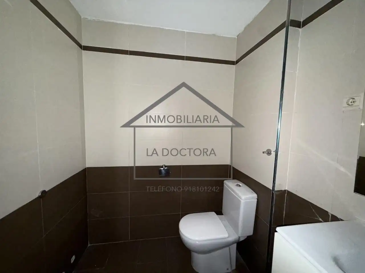Baño de Casa adosada en venta en Navalcarnero con Calefacción, Jardín privado y Terraza