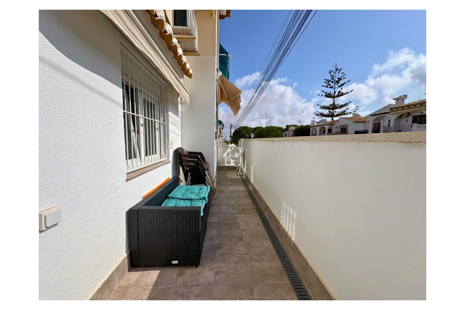 Vista exterior de Planta baja en venta en Torrevieja con Aire acondicionado, Jardín privado y Terraza