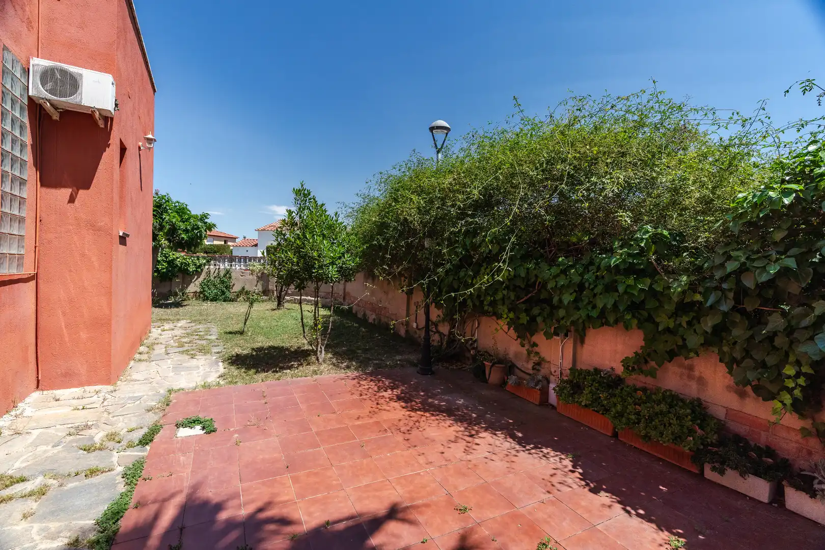 Garden of Houses for sale in La Secuita  with Air Conditioner, Heating and Private garden