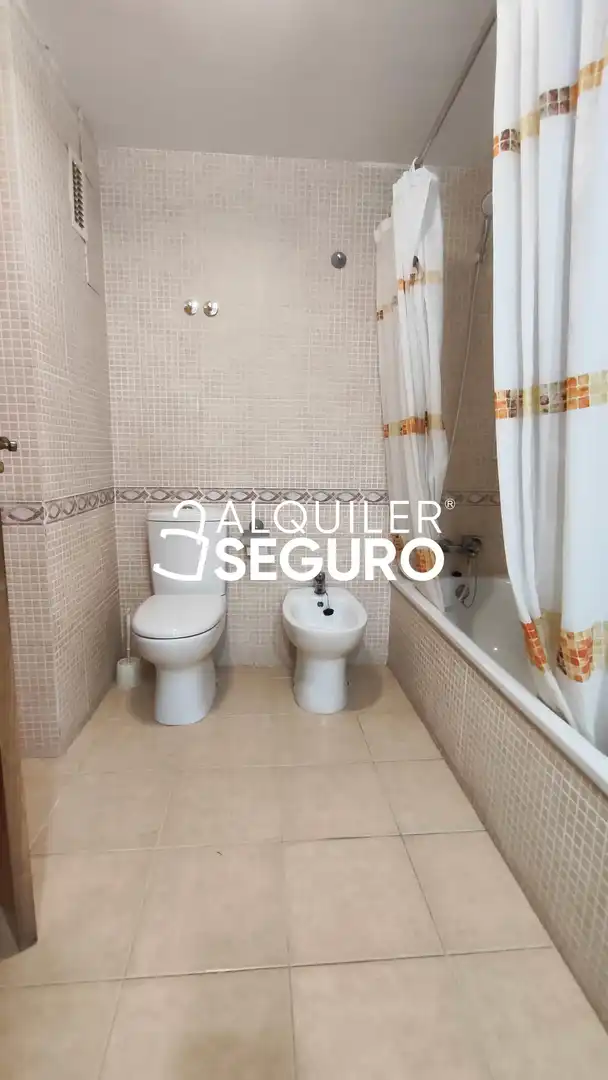 Bathroom of Flat for rent in Sagunto / Sagunt  with Air Conditioner and Furnished