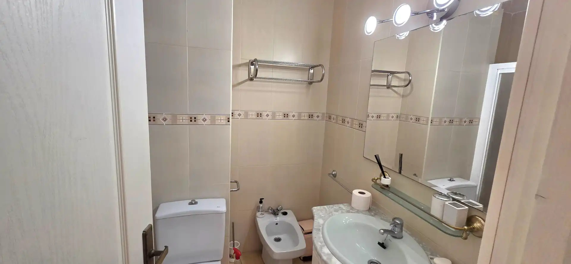 Bany de Pis en venda en Fuengirola amb Terrassa i Moblat