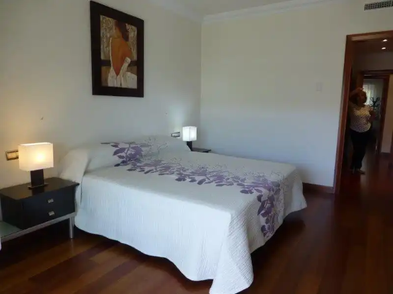 Habitación de Apartamento de alquiler en Marbella con Aire acondicionado, Terraza y Amueblado