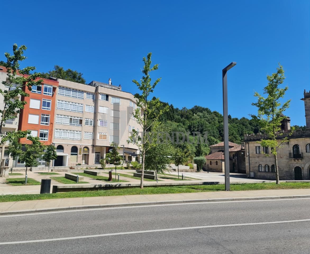 Vista exterior de Pis en venda en Redondela amb Calefacció, Terrassa i Traster
