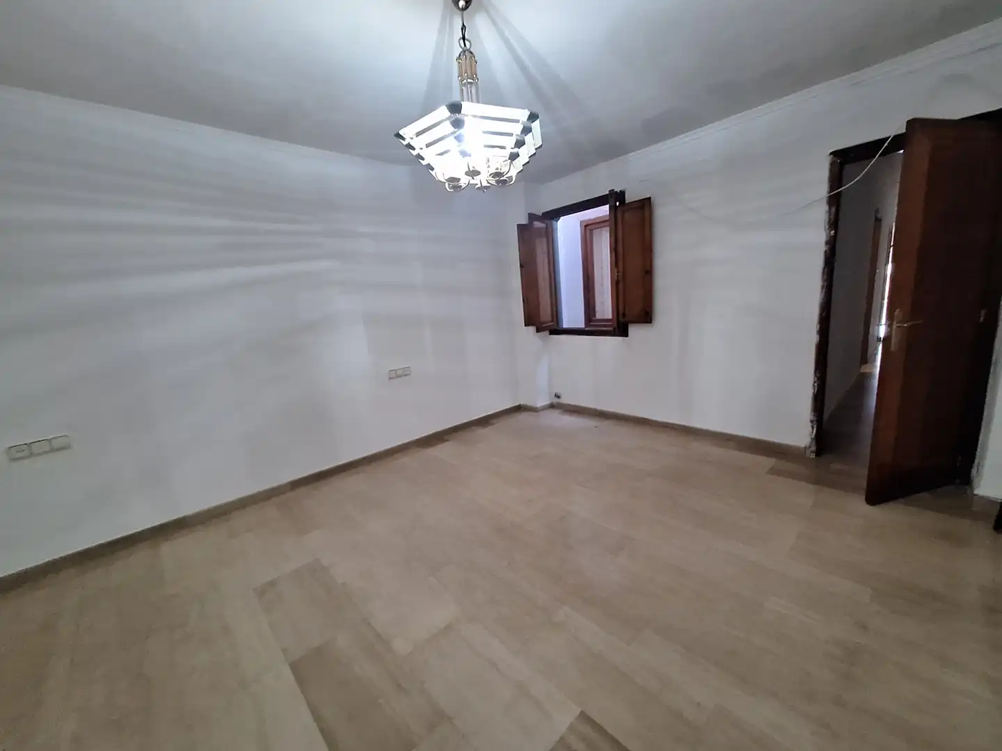 Houses for sale in Sueca  with Air Conditioner, Parquet flooring and Storage room