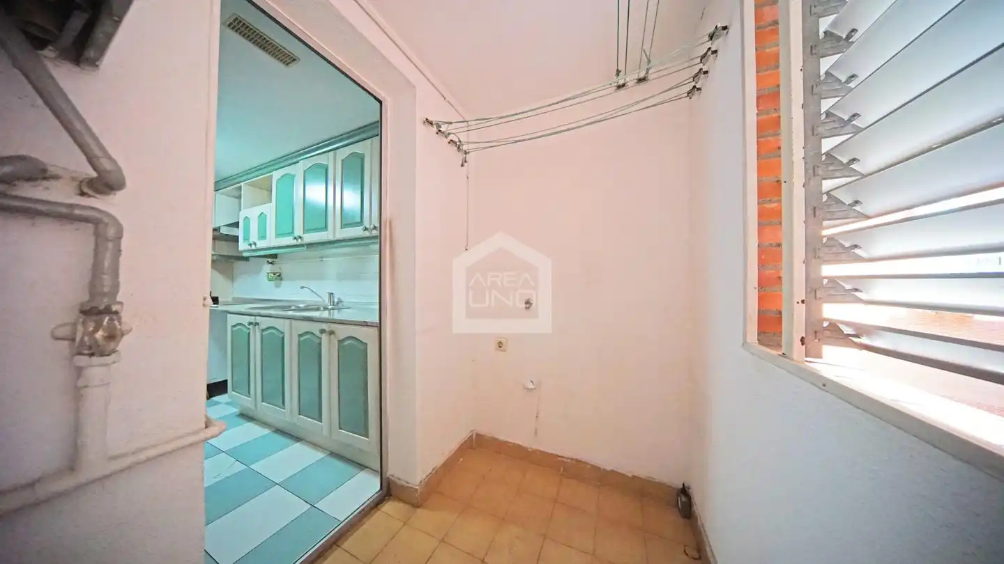 Cocina de Piso en venta en Madrid con Calefacción