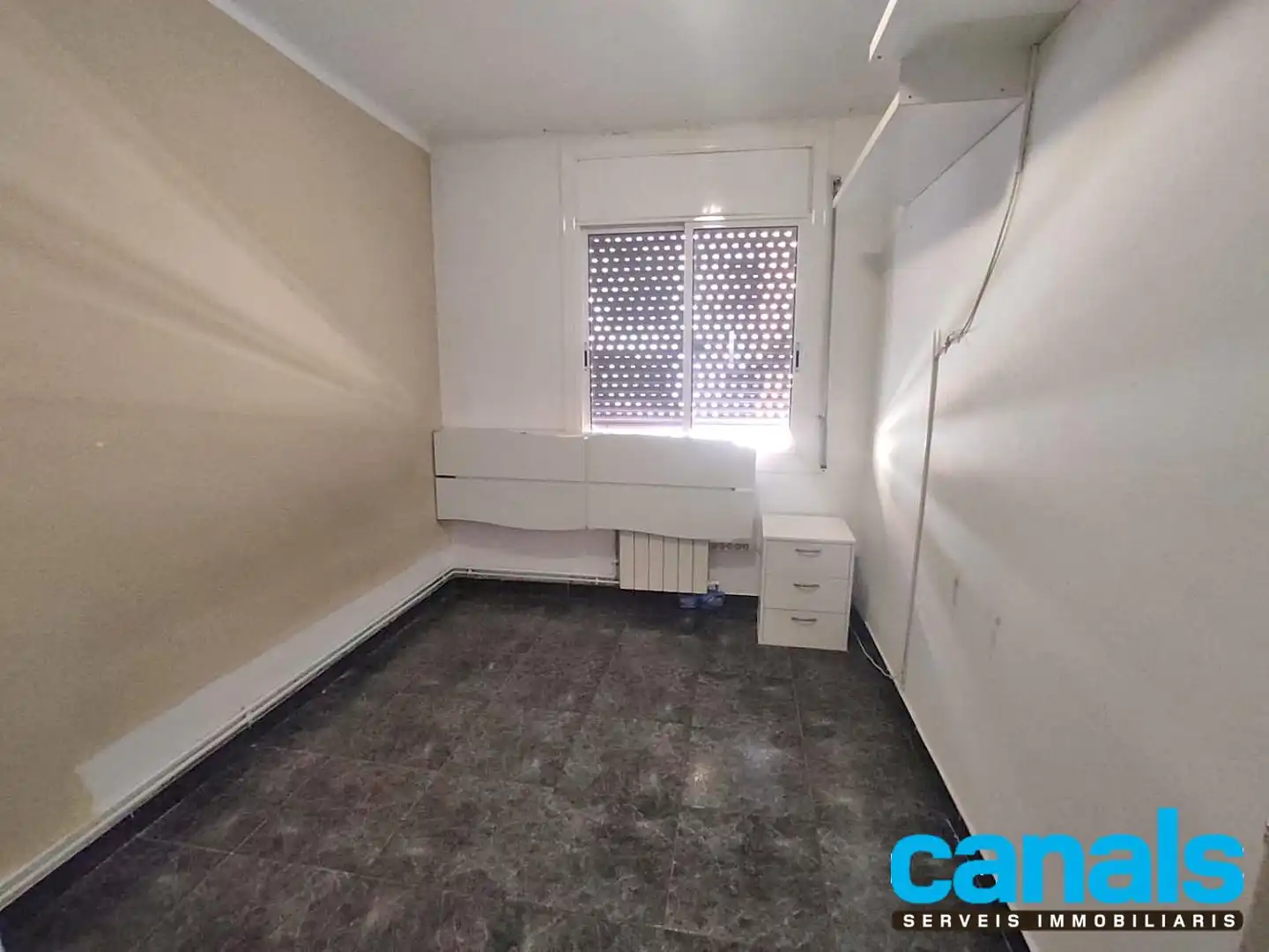 Habitación de Piso en venta en Cerdanyola del Vallès con Calefacción, Horno y Balcón