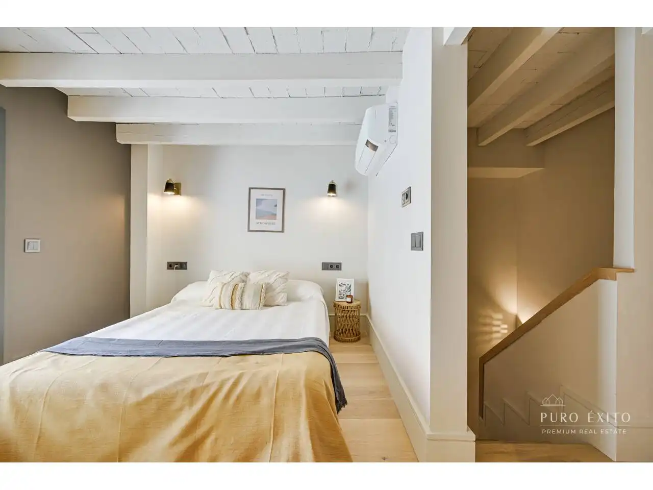 Habitación de Dúplex en venta en Barcelona con Aire acondicionado, Terraza y Balcón