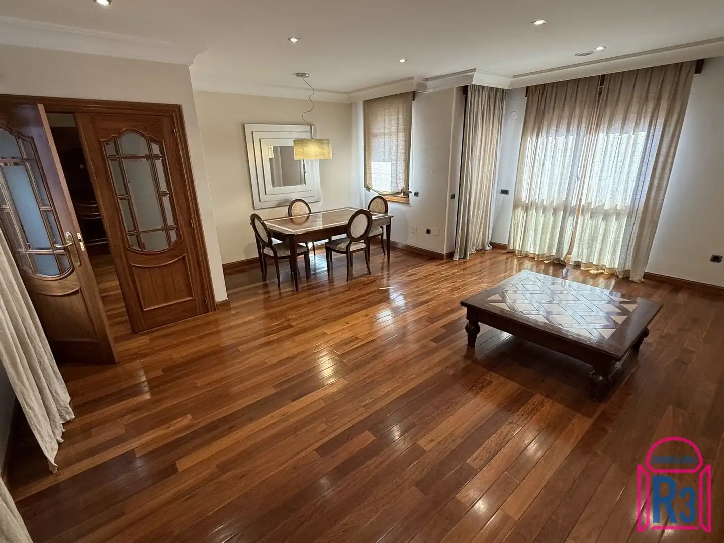 Sala d'estar de Dúplex de lloguer en León Capital  amb Aire condicionat, Calefacció i Terrassa
