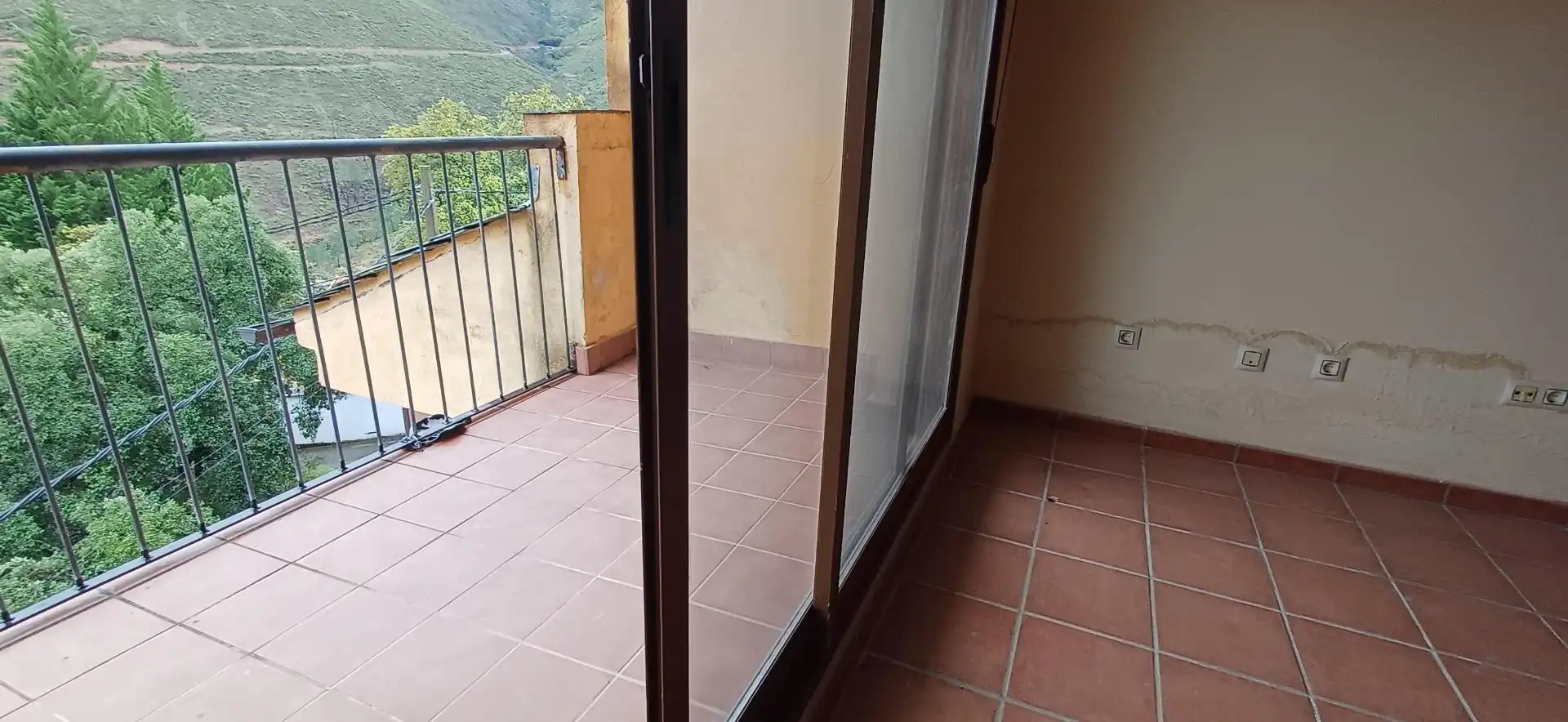 Terrasse von Erdgeschoss zum Verkauf in Ladrillar mit Terrasse und Balkon