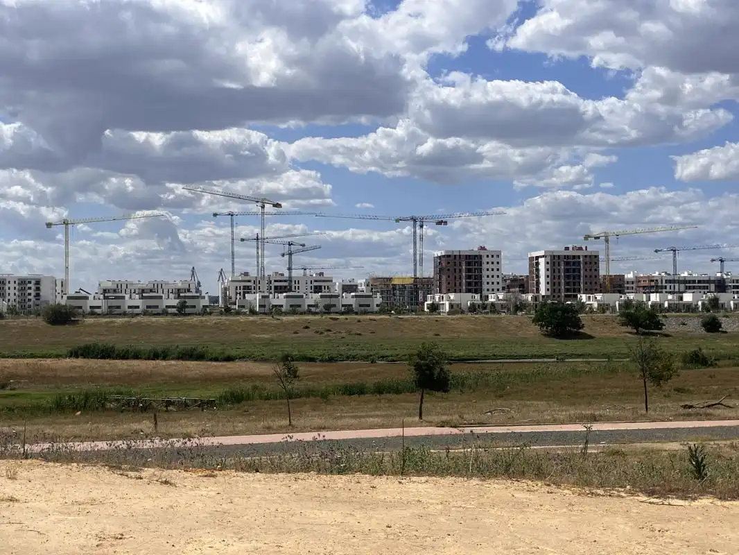 Casa adosada en venta en Sevilla con Aire acondicionado, Calefacción y Jardín privado