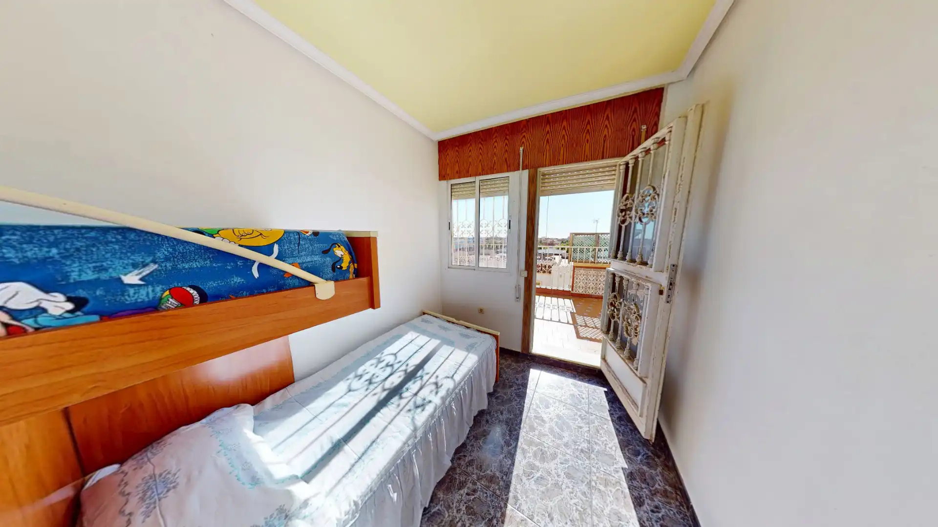 Habitación de Casa adosada en venta en Almería con Terraza, Amueblado y Horno