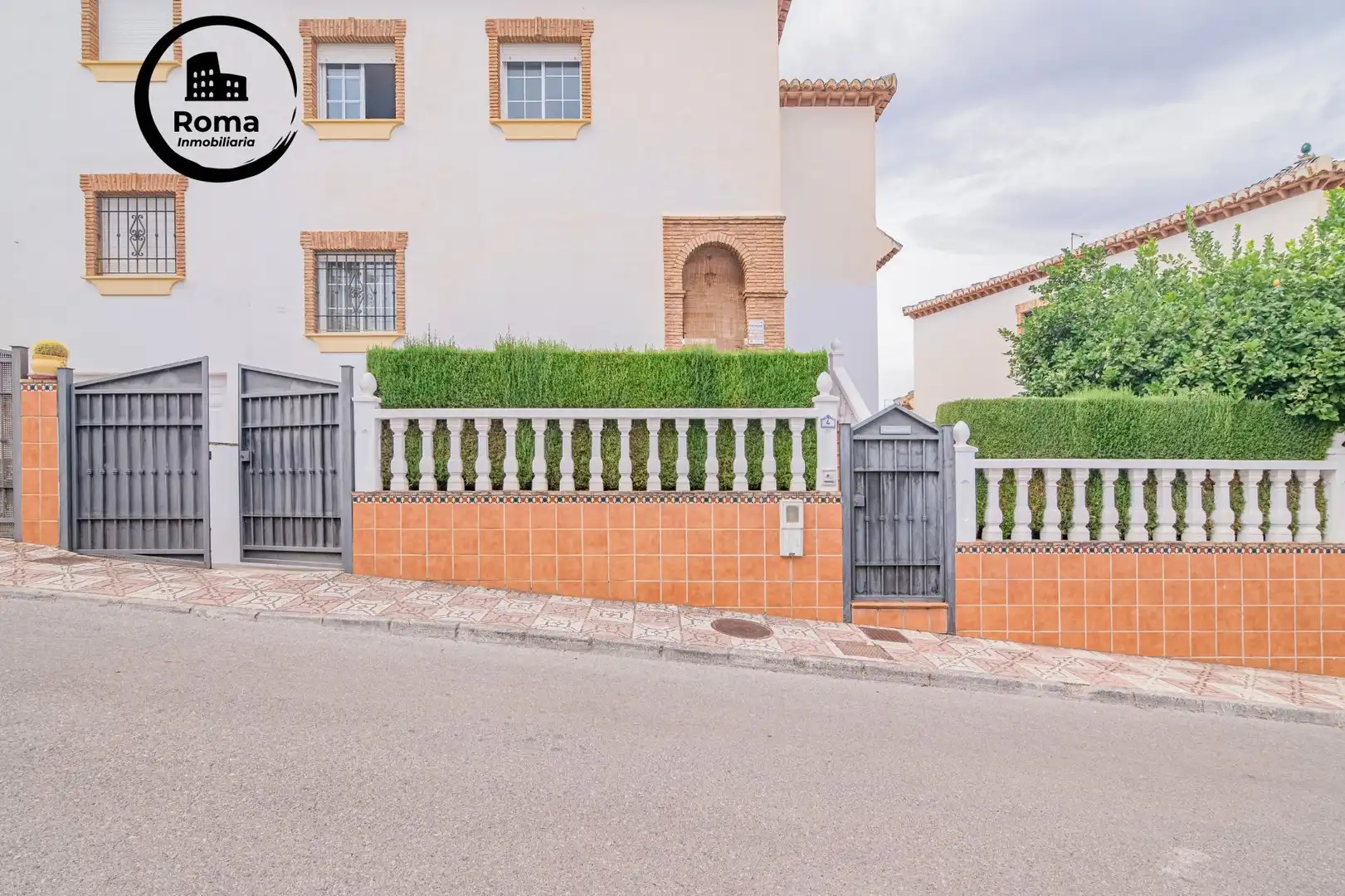 Casa bifamiliare con giardino in vendita a La Zubia Ciudad, imagen 3