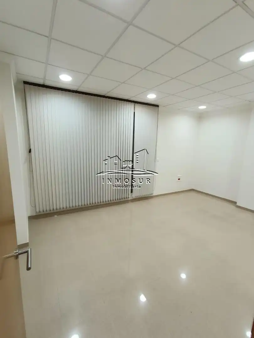 Local comercial en venda a Centro, imagen 2