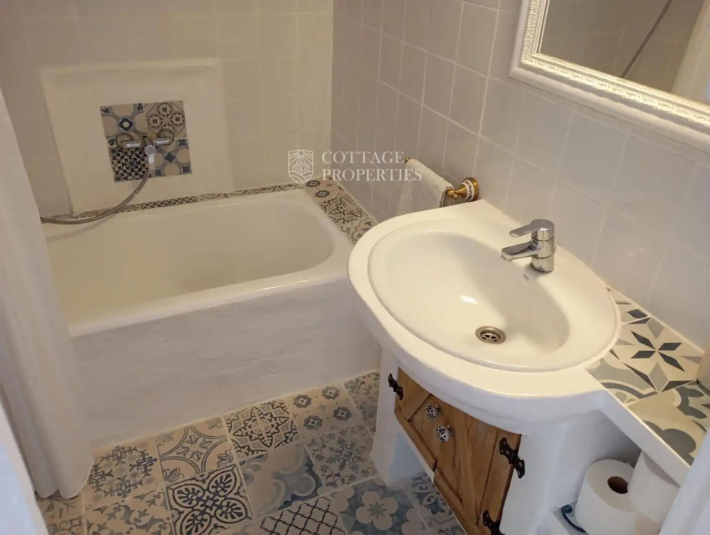 Baño de Casa adosada en venta en L'Escala con Calefacción, Terraza y Piscina